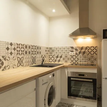 Maisonnette A Clichy